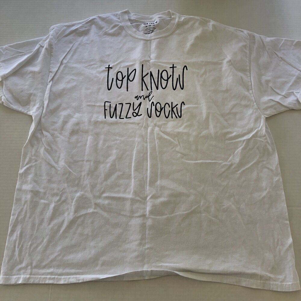 Top Knots & Fuzzy Socks White T-Shirt Sz 2XL A2372